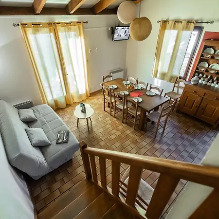 6/8 Personnes - Village De *