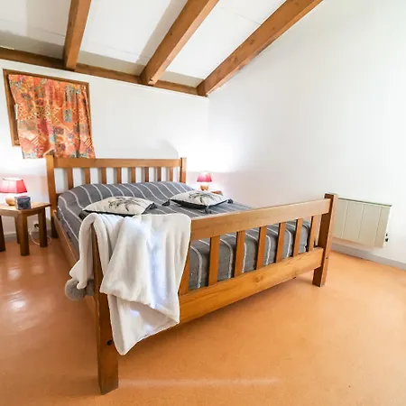 6/8 Personnes - Village De *