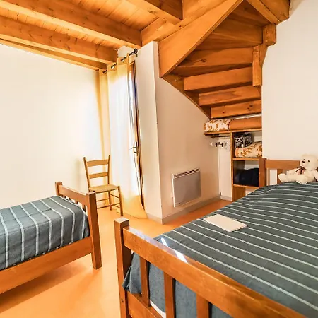 6/8 Personnes - Village De *