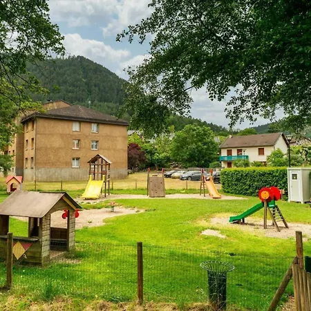 בית נופש 6/8 Personnes - Village De Chanac